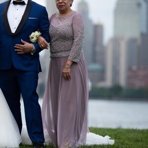 Mother of the bride / mother of the groom Elegant Beaded Mauve Dress